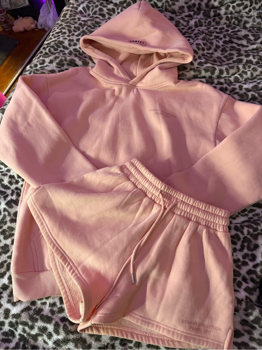 Comrt Pink/coral Hoodie & Shorts Set